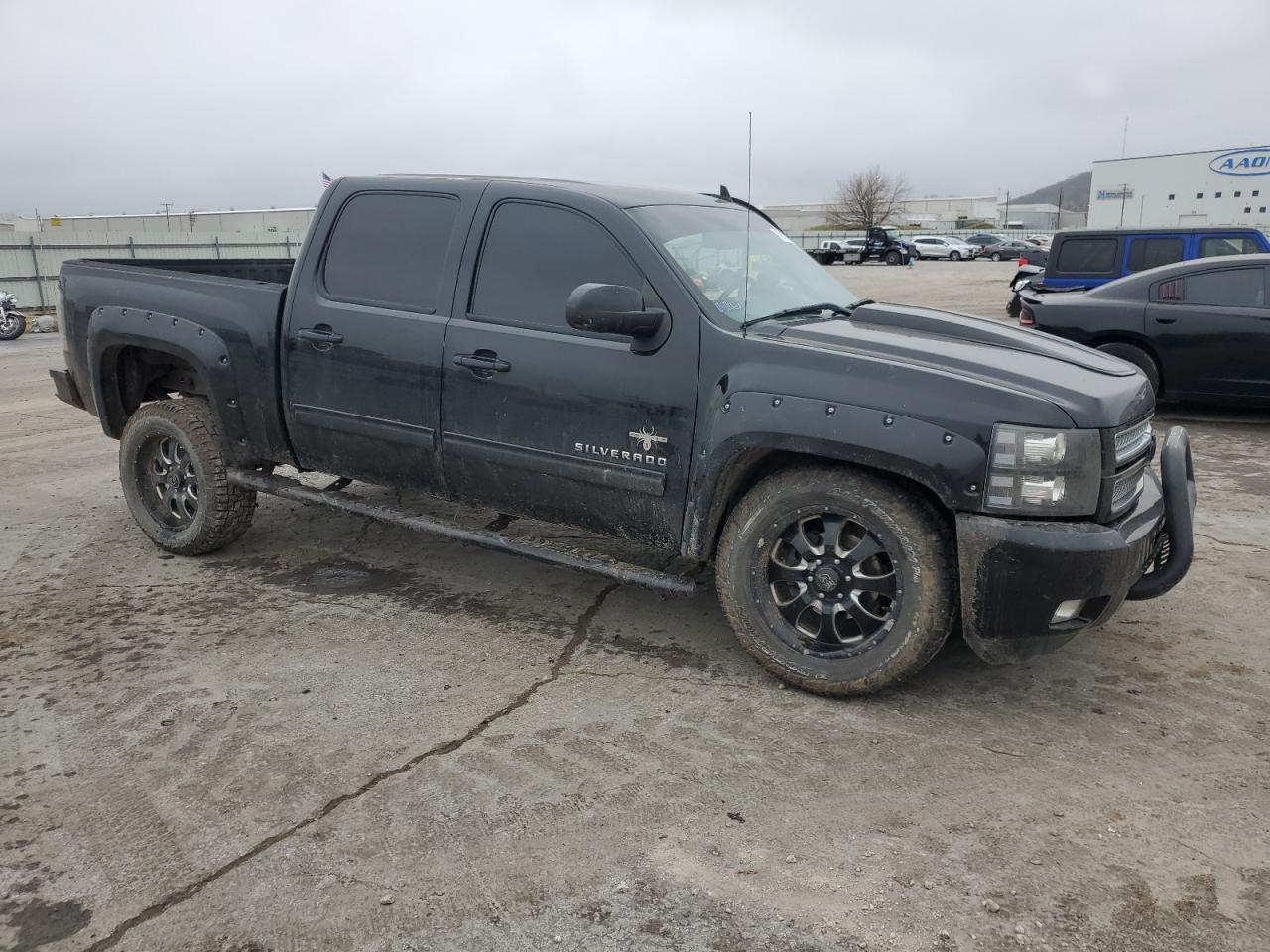 2013 Chevrolet Silverado - Image 4