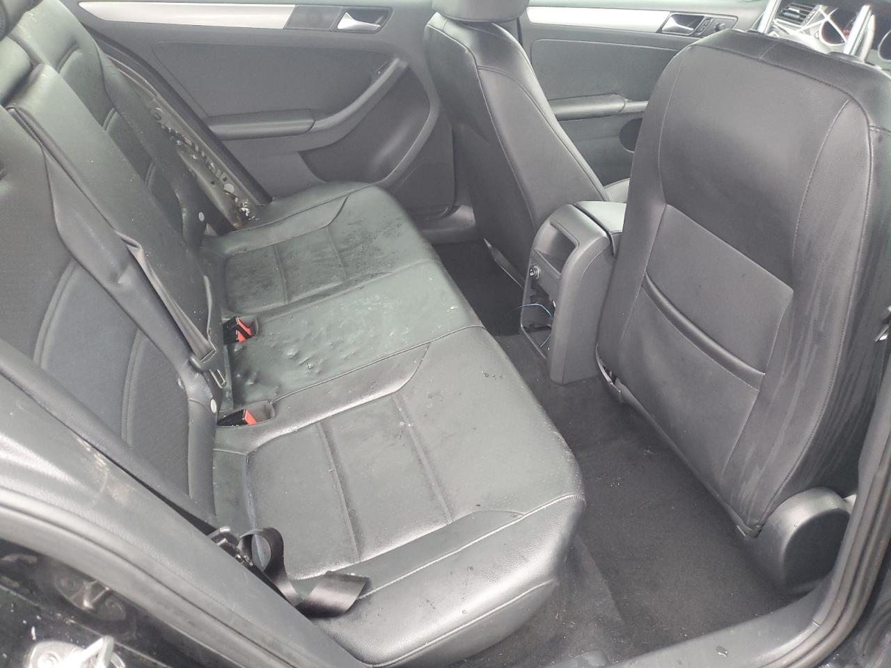 2017 Volkswagen Jetta - Image 10