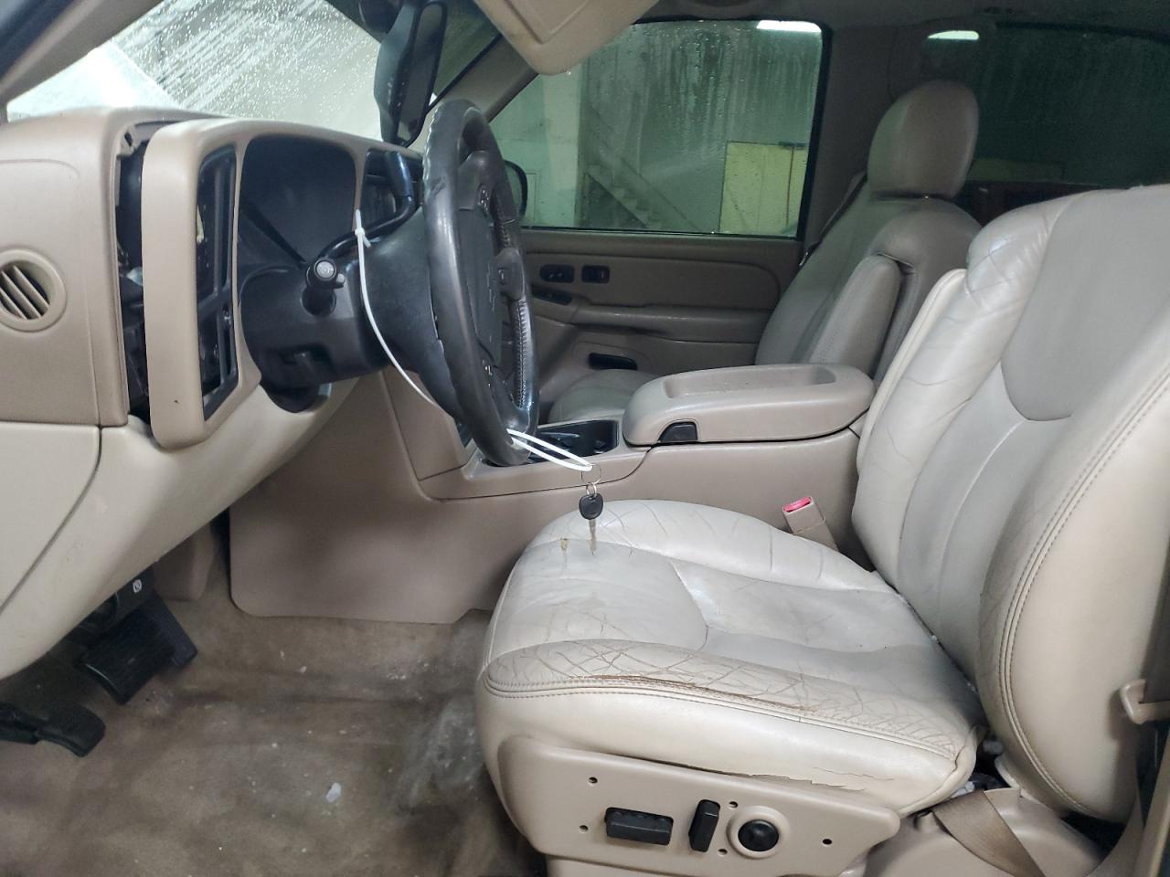 2004 Chevrolet Tahoe - Image 7