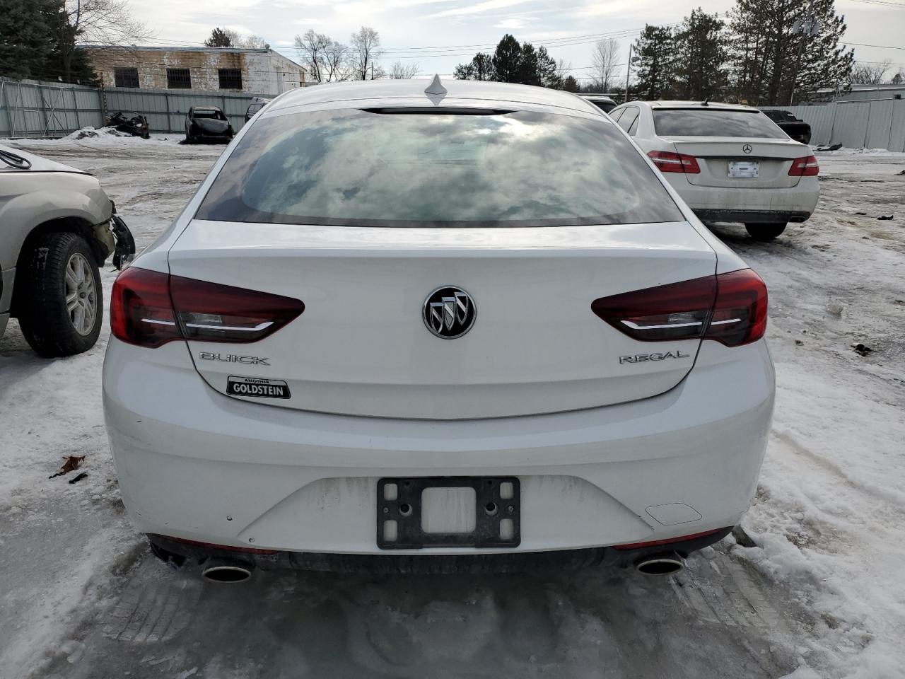 2018 Buick Regal Essence VIN: W04GP6SX2J1052100 Lot: 45966415