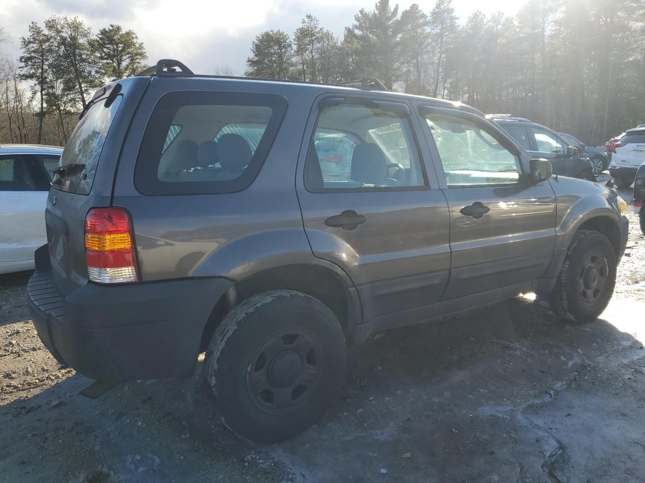 2006 Ford Escape - Image 3