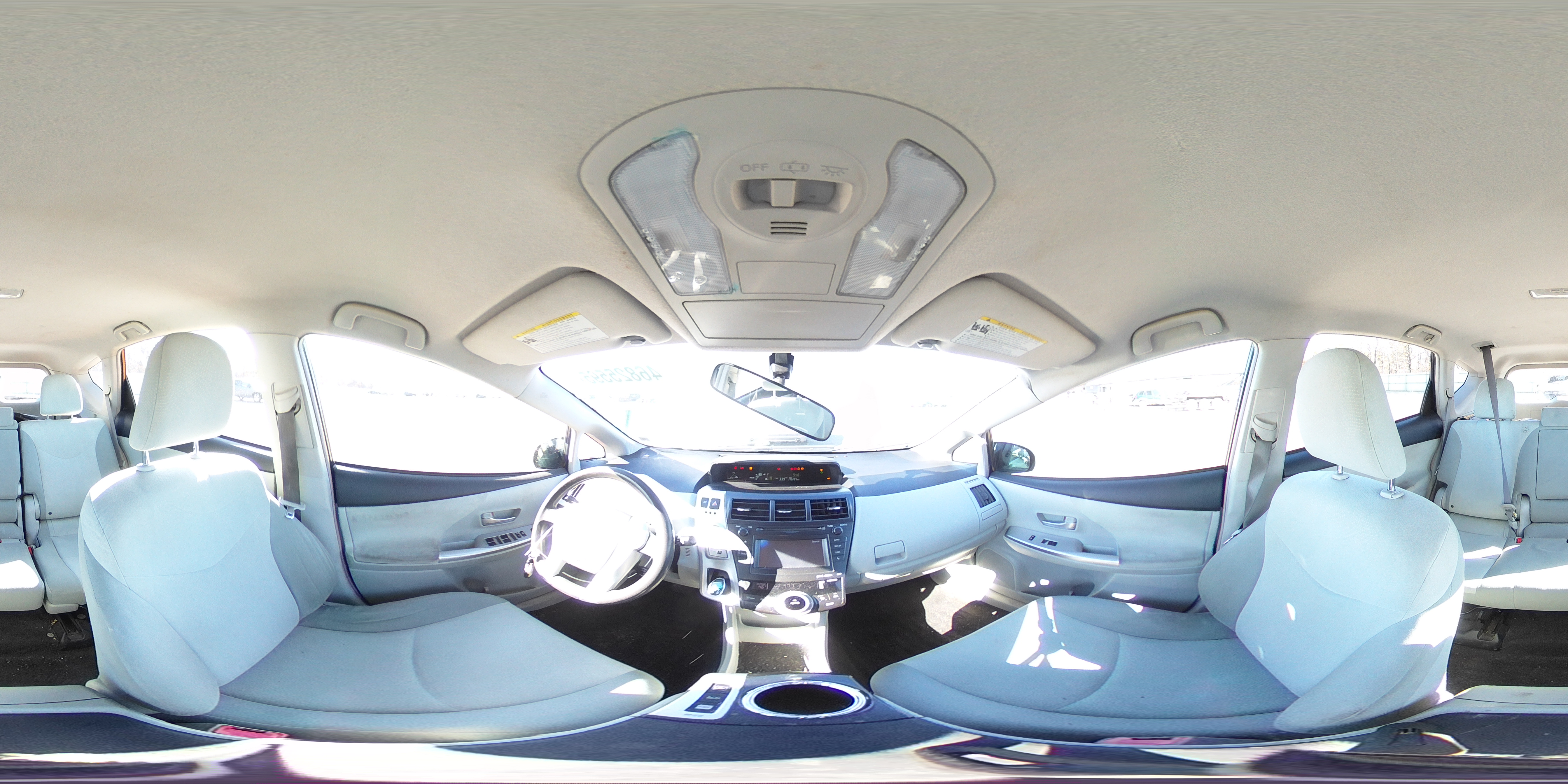 2012 Toyota Prius - Image 12