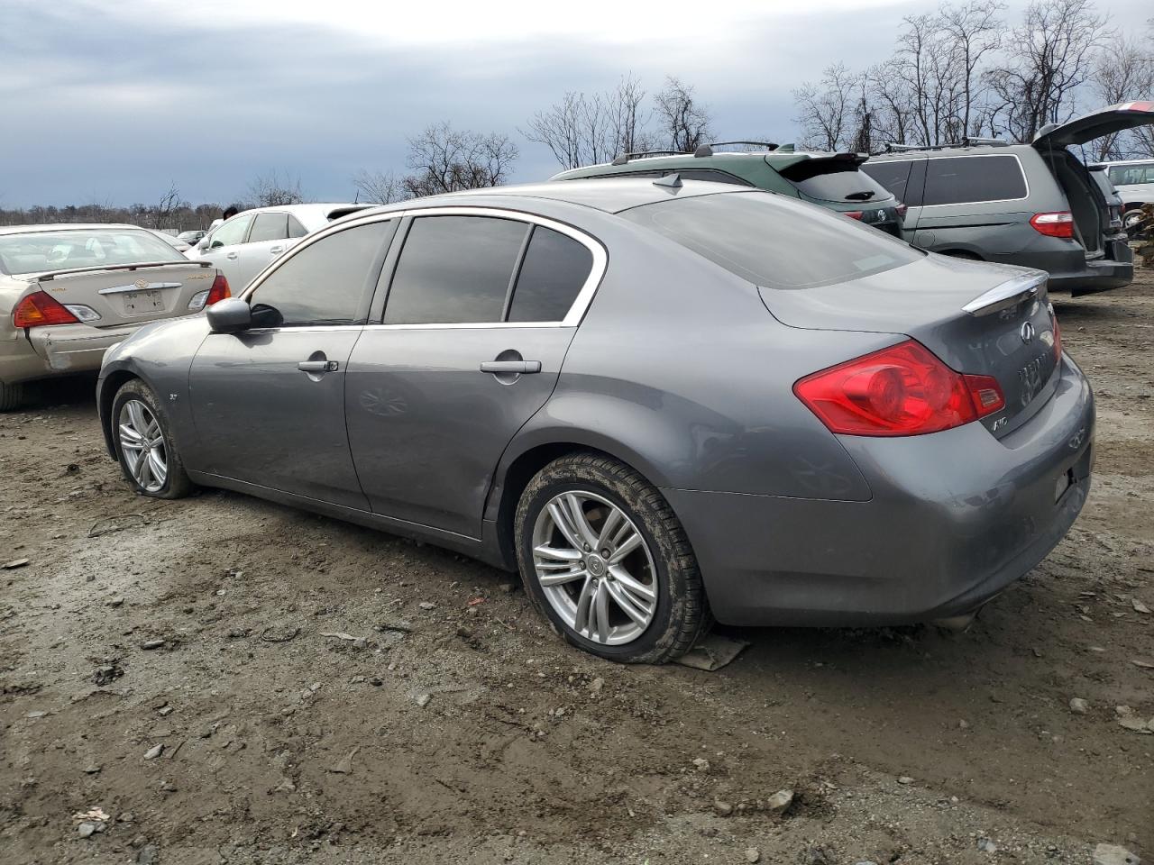 2015 Infiniti Q40 - Image 2