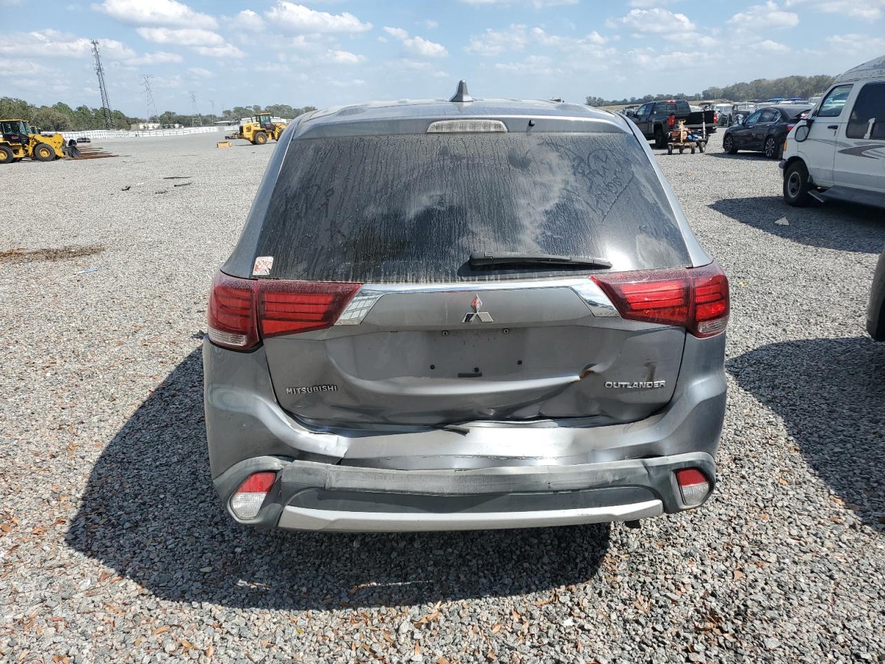 2017 Mitsubishi Outlander - Image 6