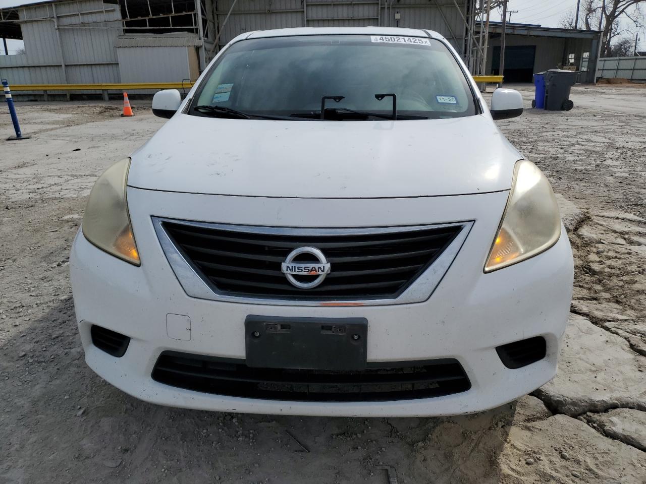 2014 Nissan Versa - Image 5