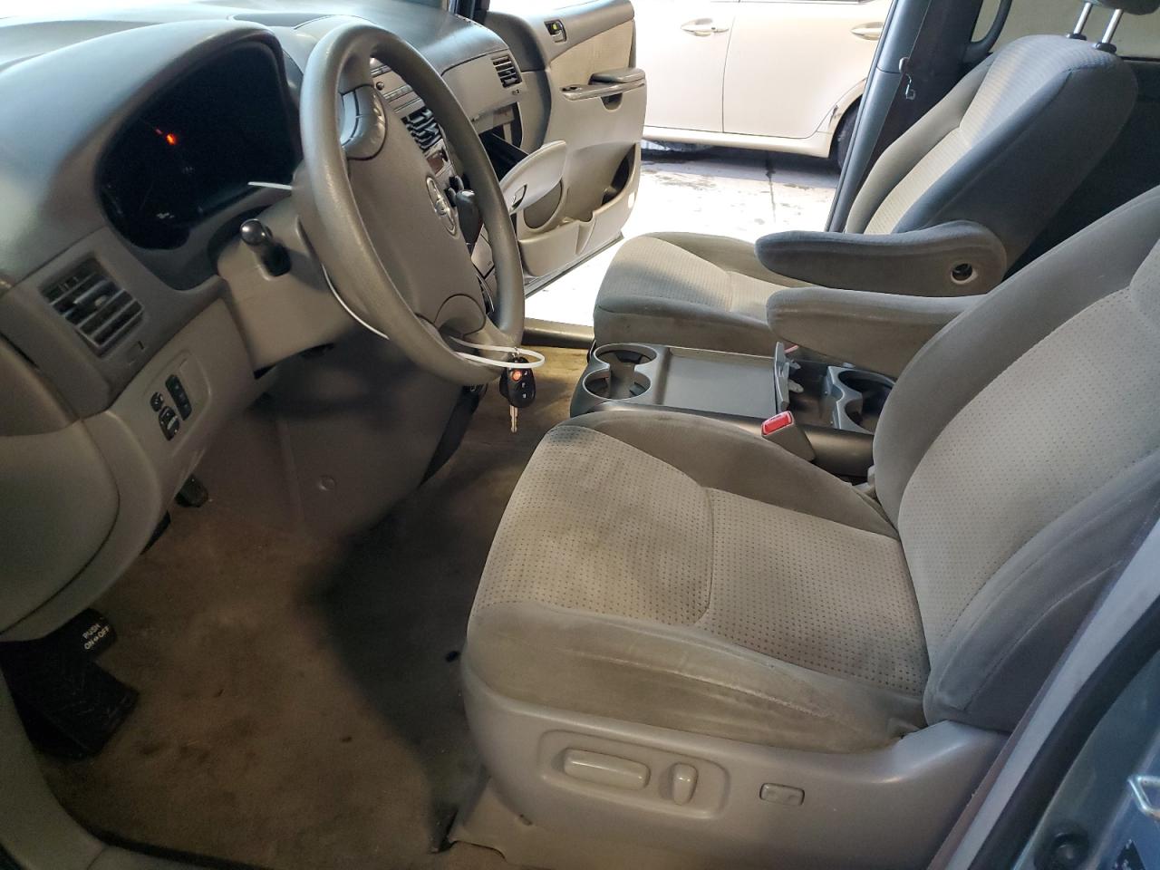 2008 Toyota Sienna - Image 7