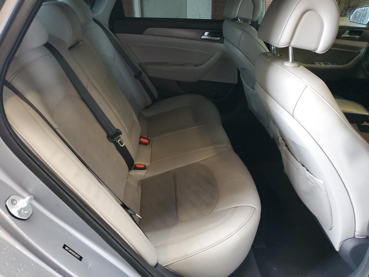 2016 Hyundai Sonata - Image 10