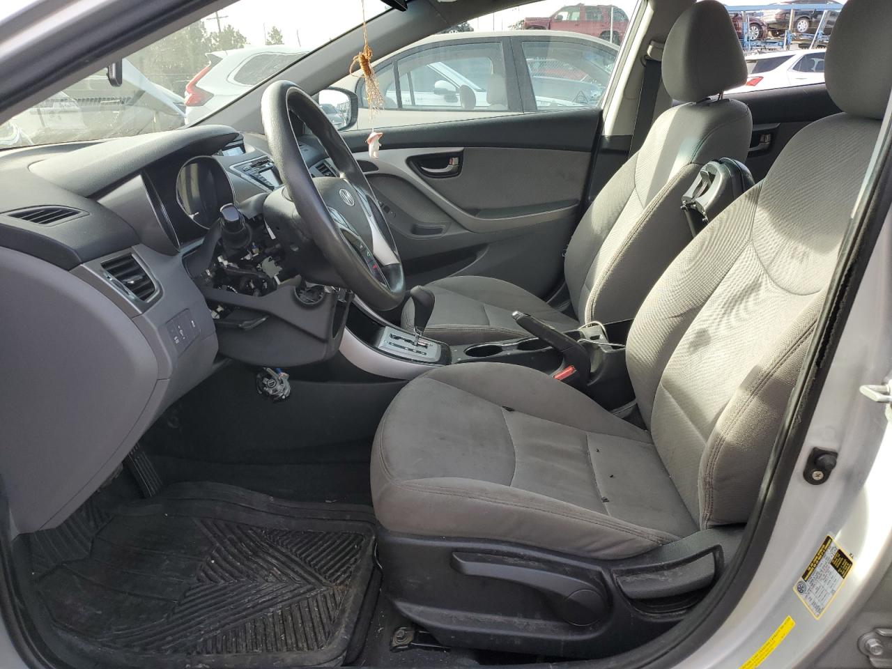 2012 Hyundai Elantra - Image 7