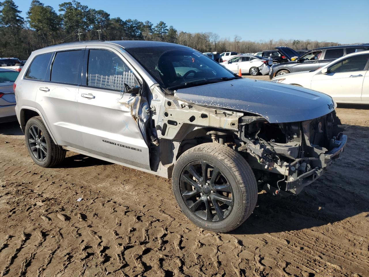 2018 Jeep Grand Cherokee - Image 4