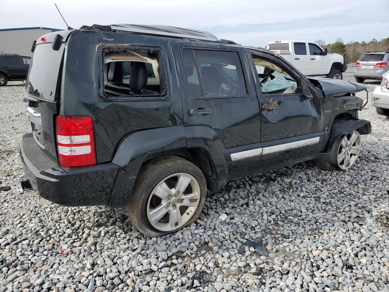 2012 Jeep Liberty (North America) - Image 3