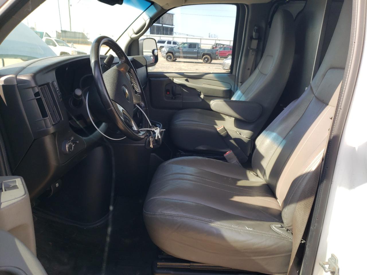 2015 Chevrolet Express - Image 7