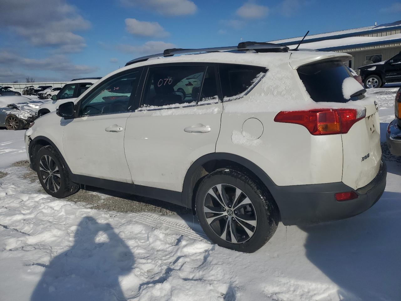 2015 Toyota RAV 4 - Image 2