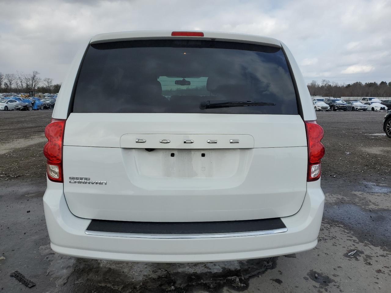 2018 Dodge Caravan - Image 6