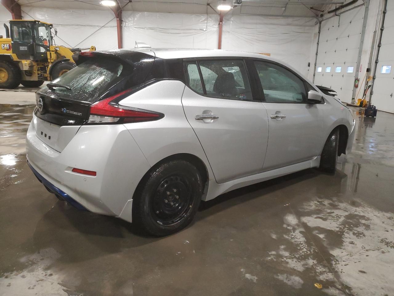 2022 Nissan Leaf - Image 3