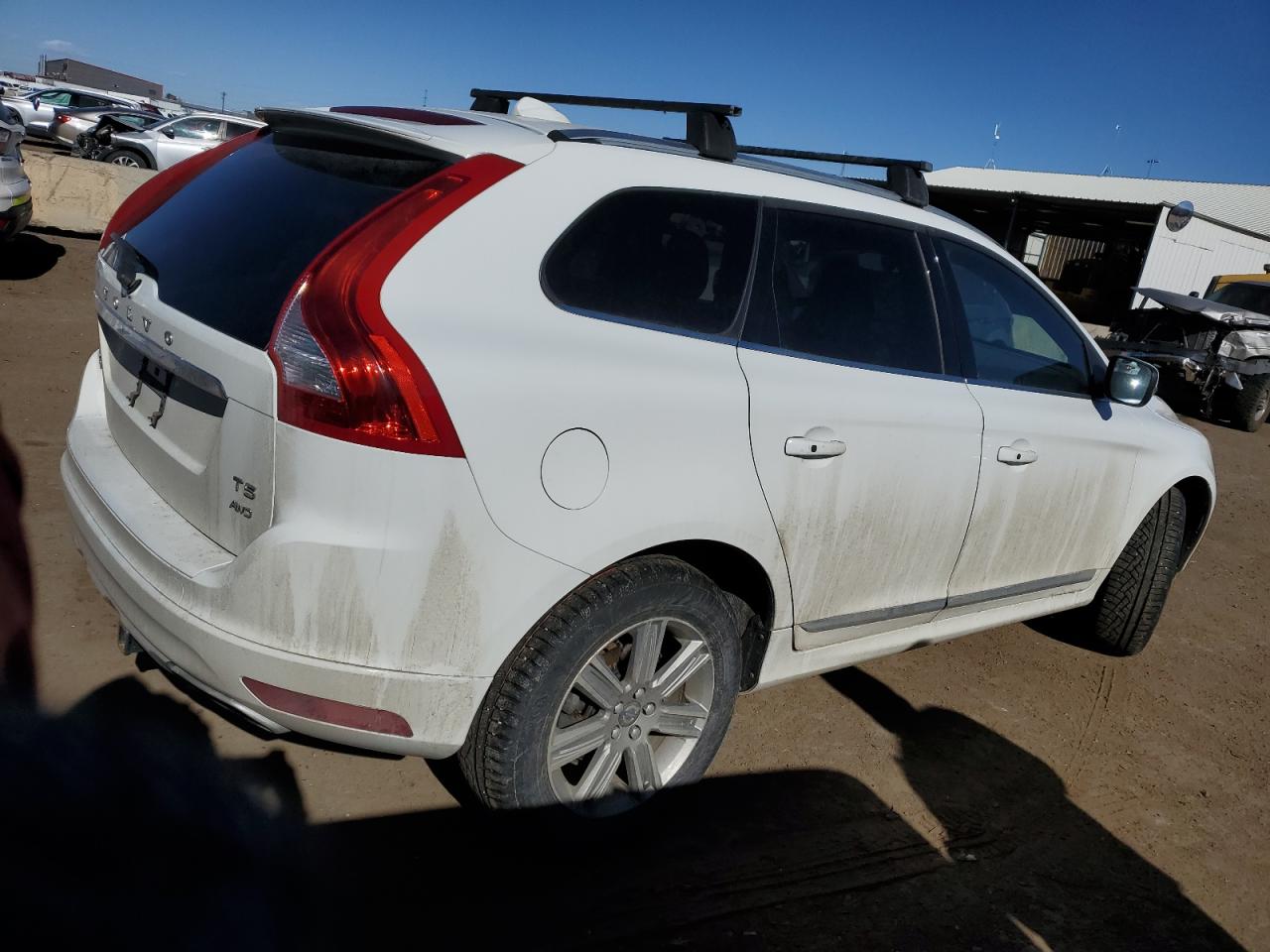 2016 Volvo XC60 - Image 3