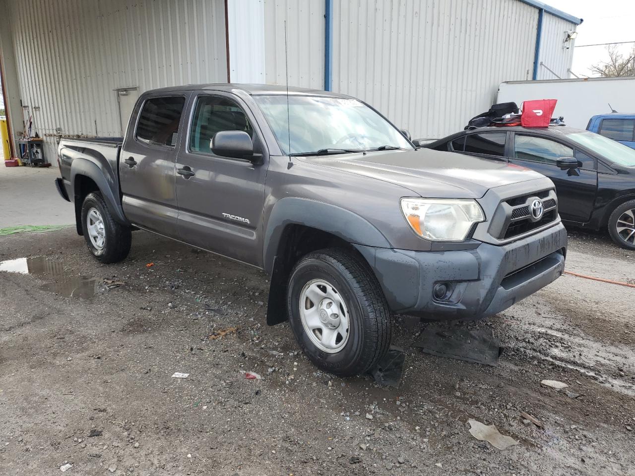 2015 Toyota Tacoma - Image 4