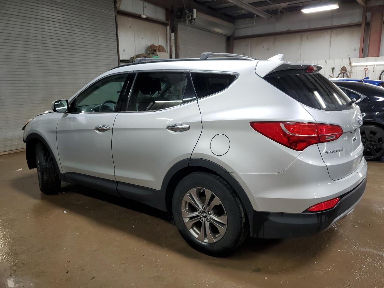 2016 Hyundai Santa Fe - Image 2