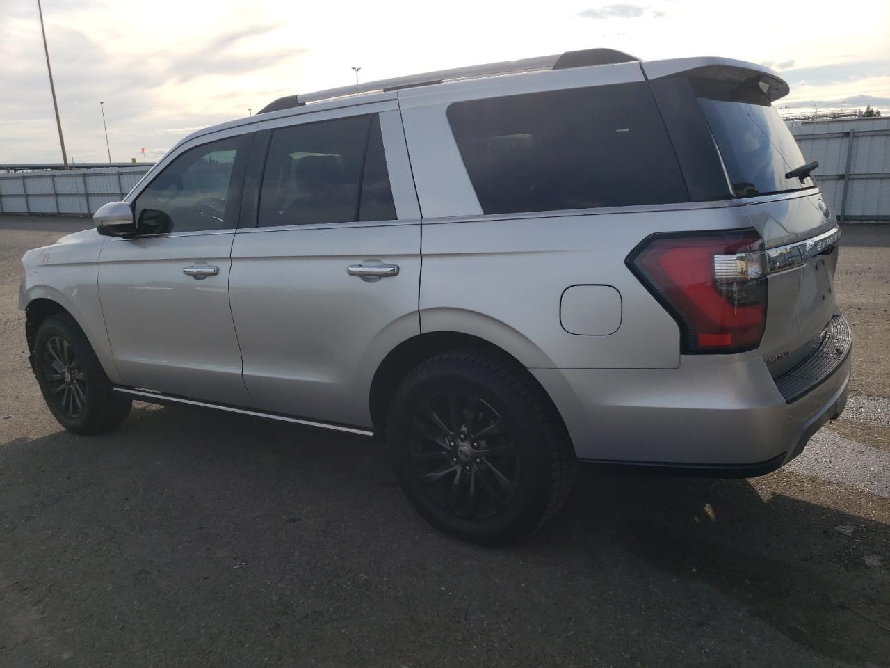 2019 Ford Expedition - Image 2