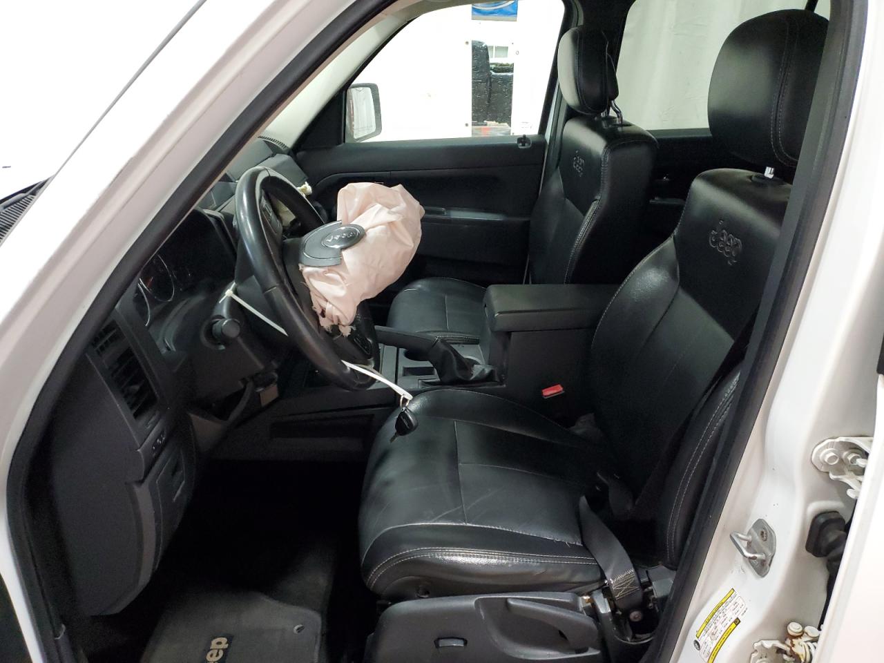 2012 Jeep Liberty (North America) - Image 7