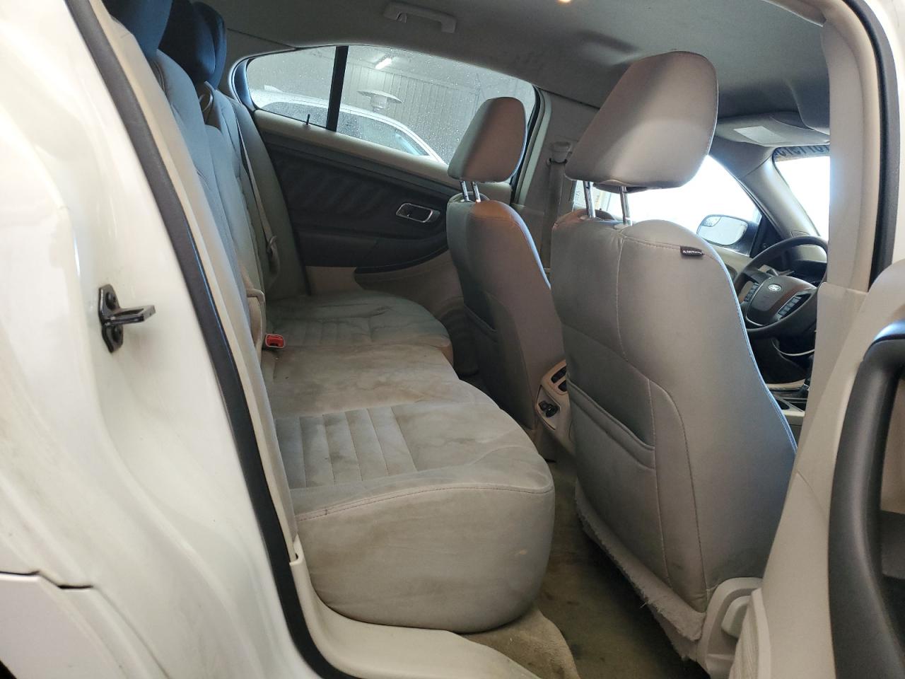 2012 Ford Taurus - Image 10