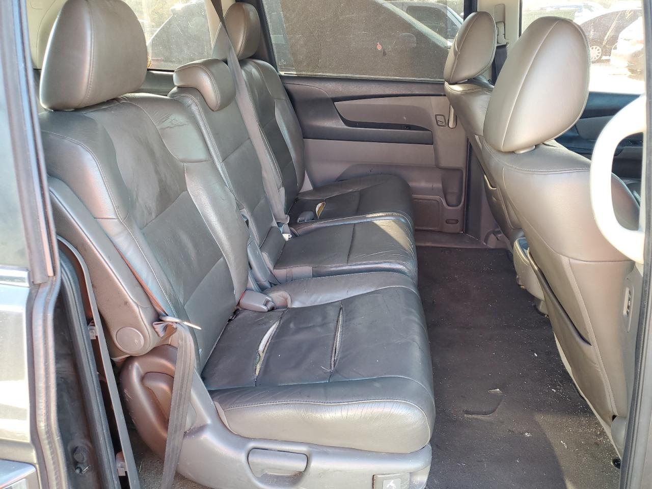 2012 Honda Odyssey - Image 11