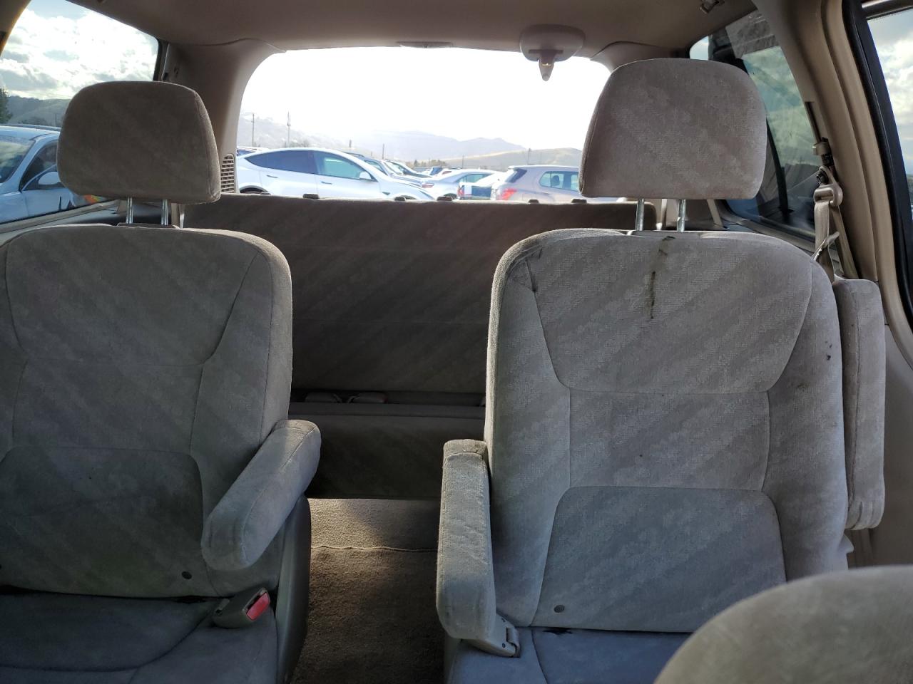 2004 Honda Odyssey - Image 10