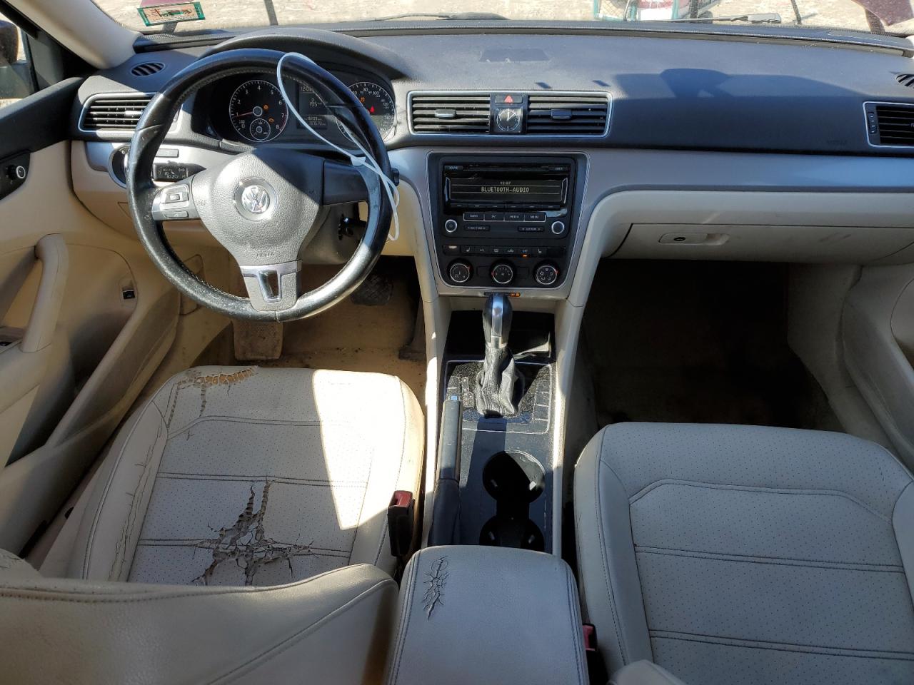 2014 Volkswagen Passat - Image 8