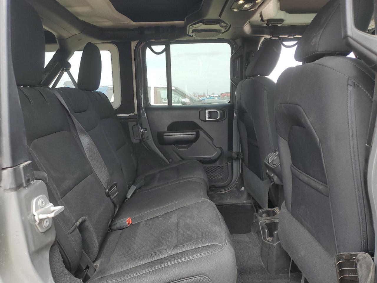 2020 Jeep Wrangler - Image 11
