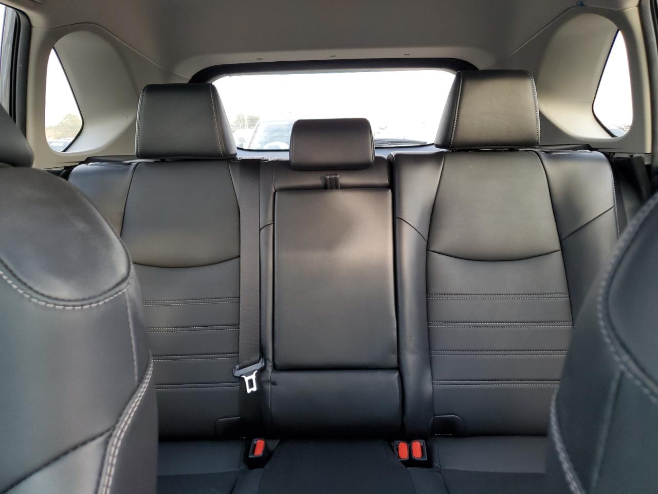 2023 Toyota RAV 4 - Image 10
