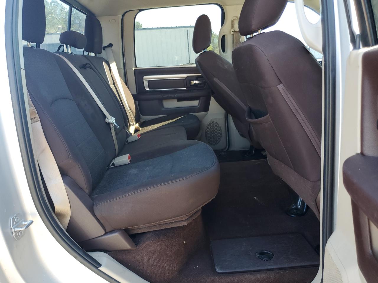 2016 RAM 1500 - Image 10