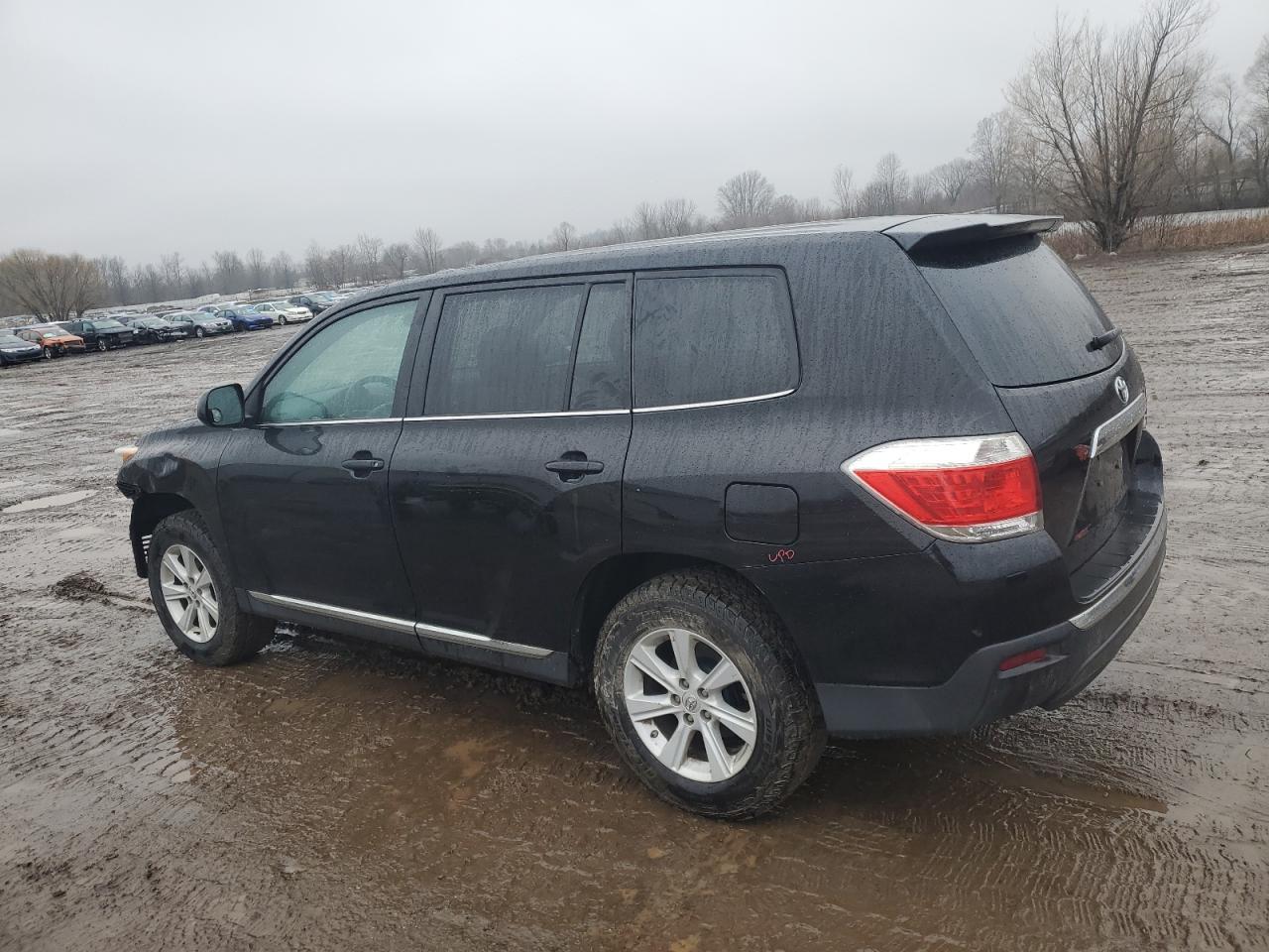 2013 Toyota Highlander - Image 2