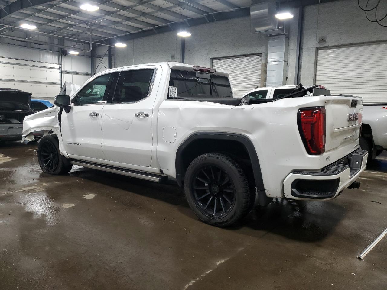 2022 GMC Sierra - Image 2