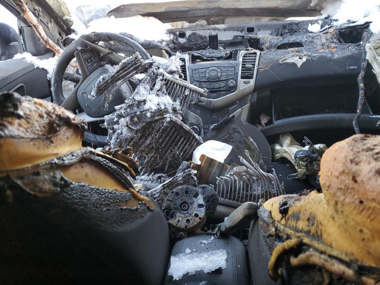 2013 Chevrolet Cruze - Image 8