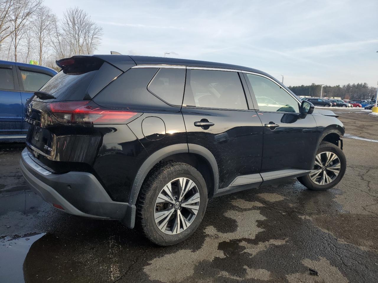 2021 Nissan Rogue - Image 3
