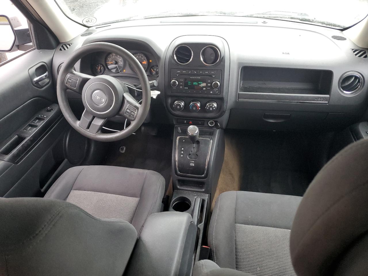 2017 Jeep Liberty (Patriot) - Image 8