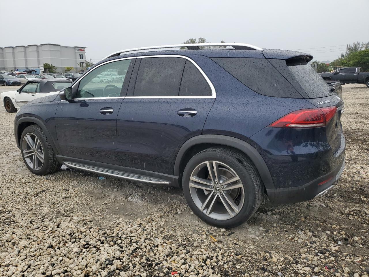 2020 Mercedes-Benz GLE - Image 2