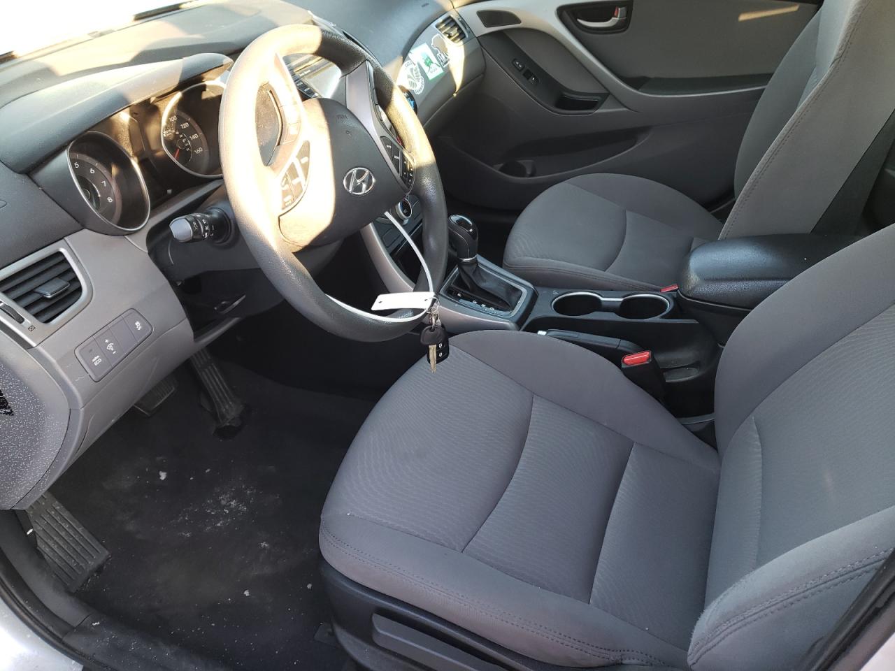 2015 Hyundai Elantra - Image 7