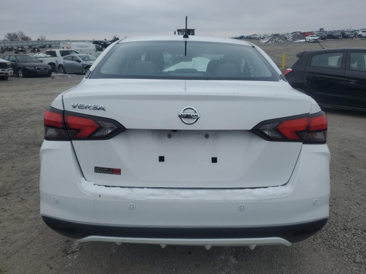 2021 Nissan Versa - Image 6
