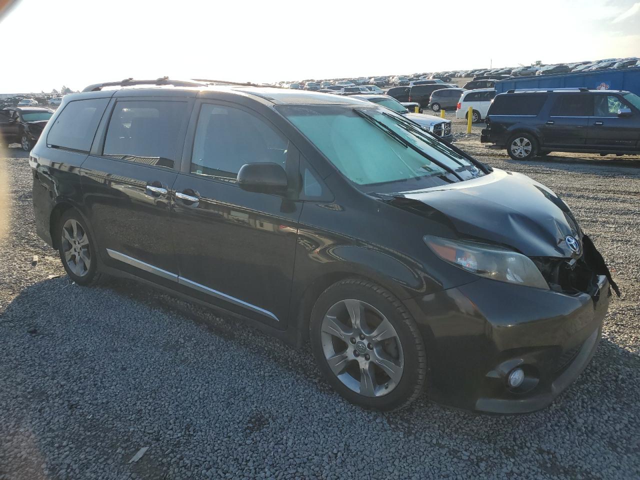 2013 Toyota Sienna - Image 4