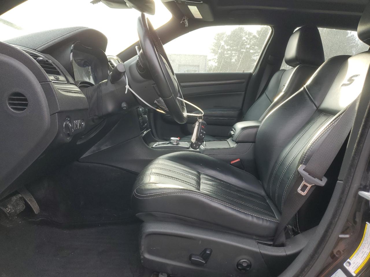 2015 Chrysler 300 - Image 7