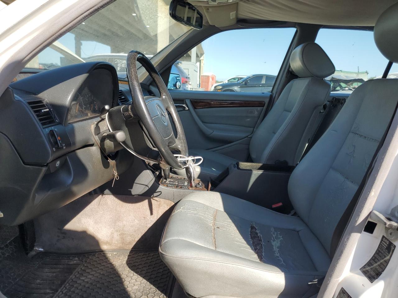 1998 Mercedes-Benz C 230 VIN: WDBHA23G5WA639139 Lot: 47407925