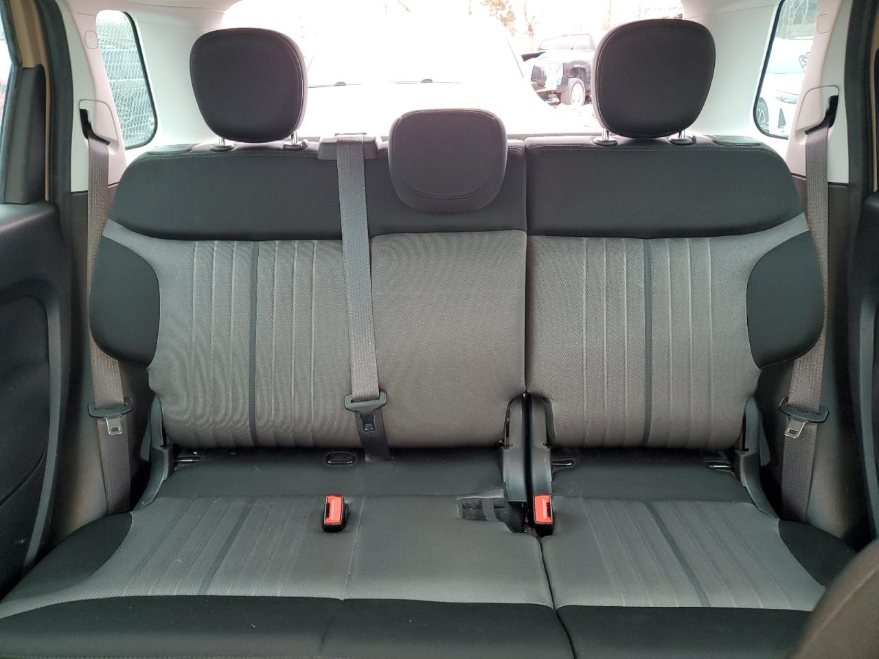 2017 Fiat 500 - Image 10