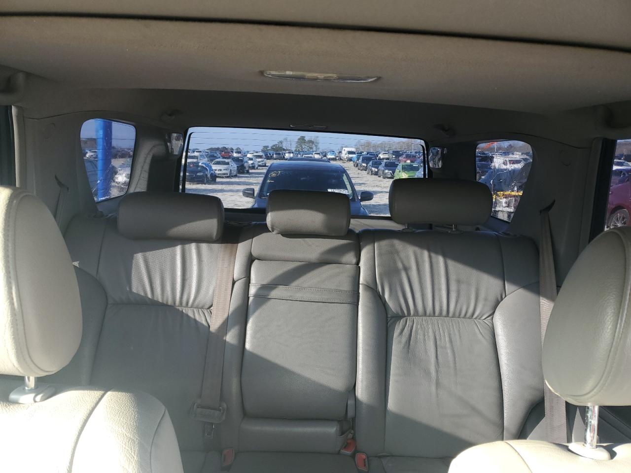 2004 Toyota 4Runner - Image 10