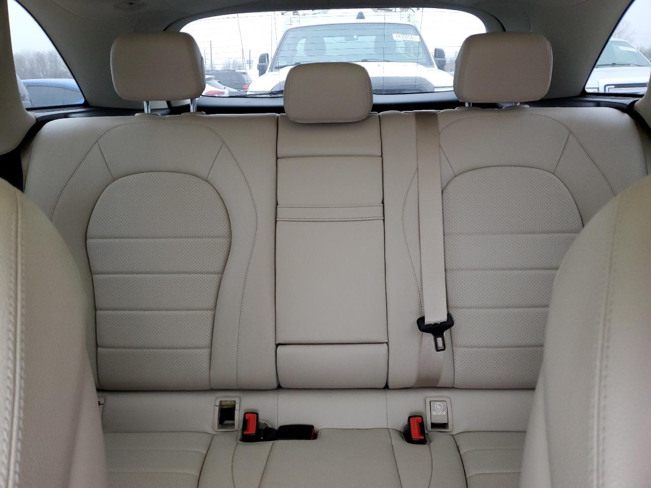 2016 Mercedes-Benz GLC - Image 10