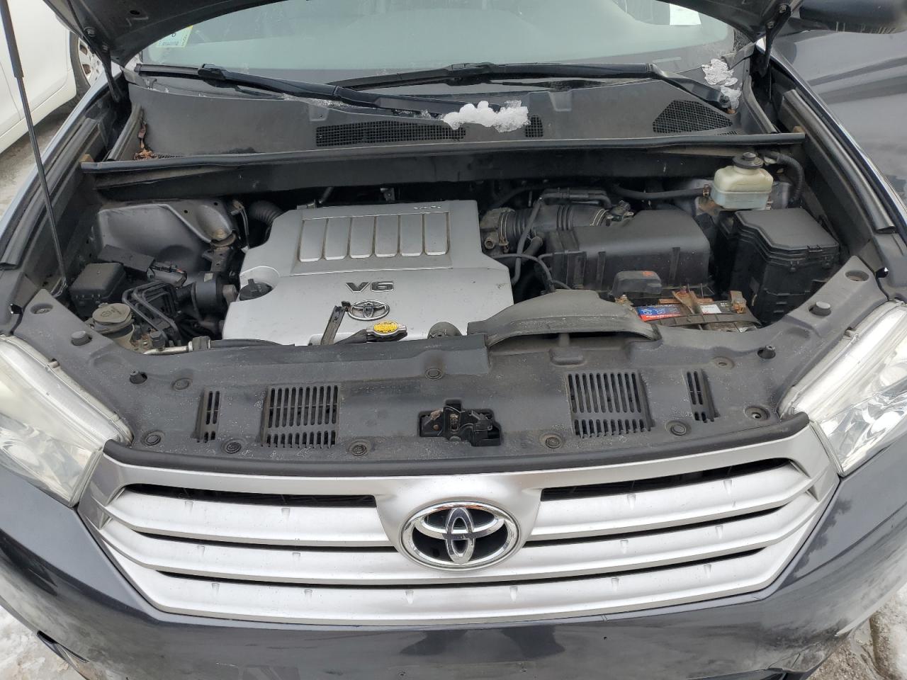 2012 Toyota Highlander - Image 12