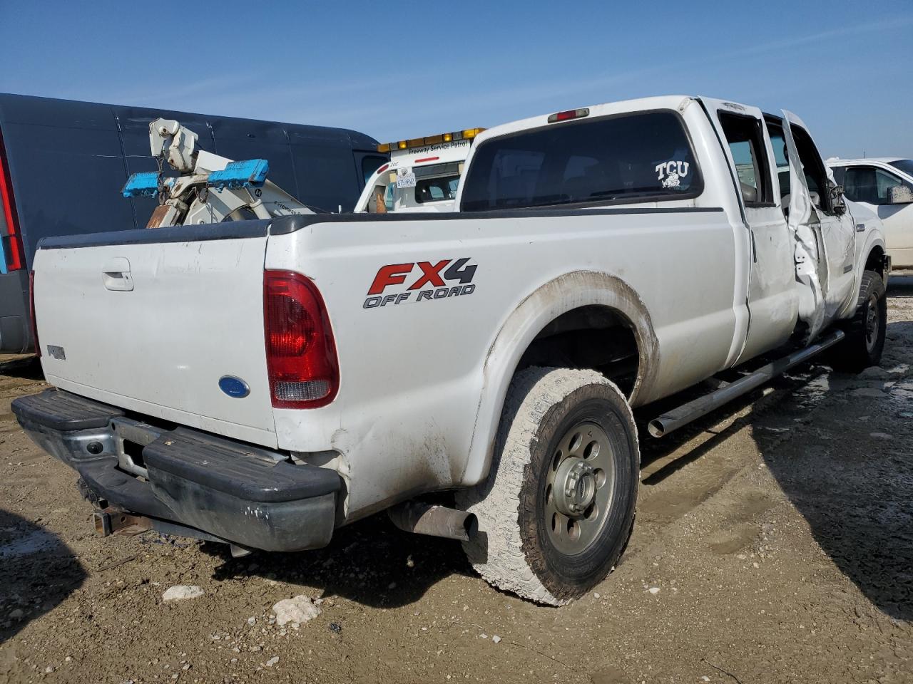 2006 Ford F350 - Image 3