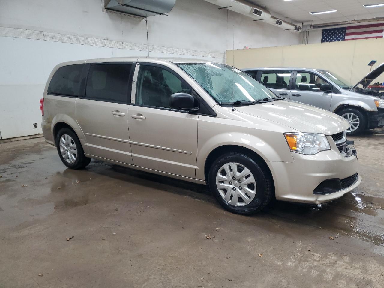2016 Dodge Caravan - Image 4