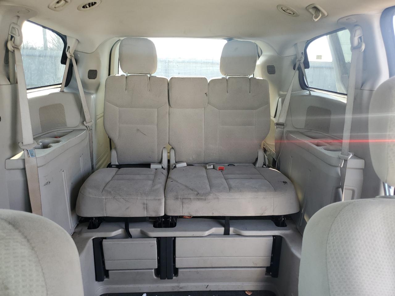2016 Dodge Caravan - Image 10