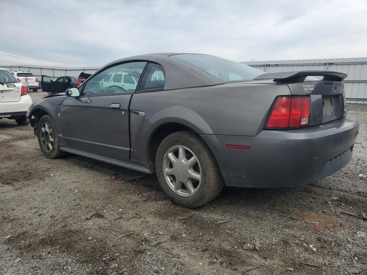 2004 Ford Mustang - Image 2
