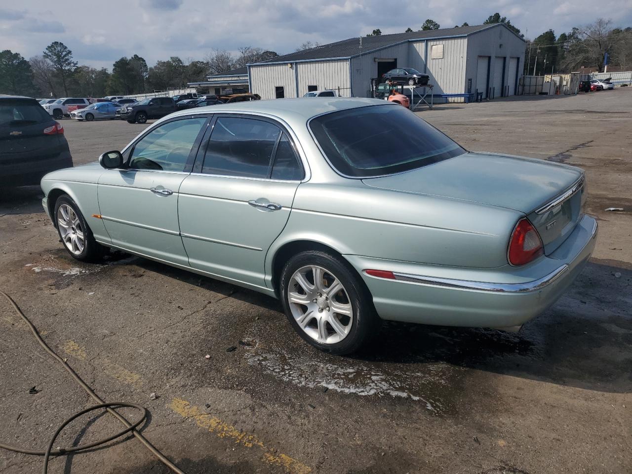 2004 Jaguar XJ - Image 2